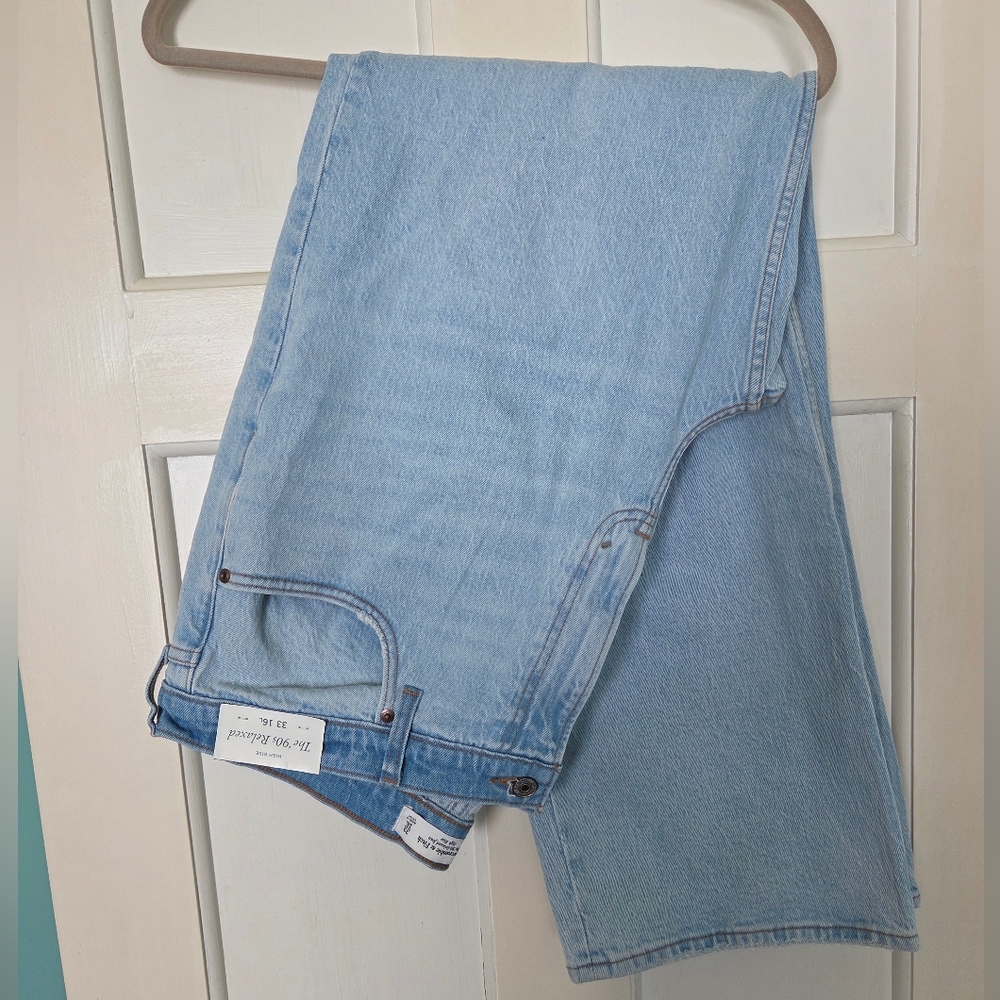 Abercrombie & Fitch High Rise Light The 90s Relaxed Jeans, Size 33 (16) Long